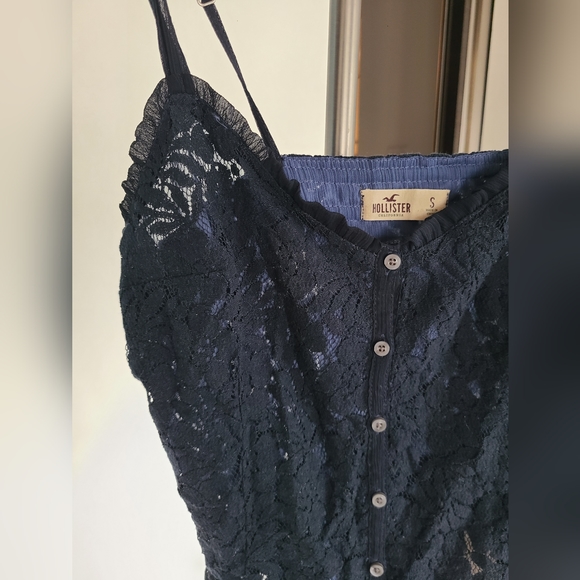 Navy lace top Hollister size small - Picture 2 of 2